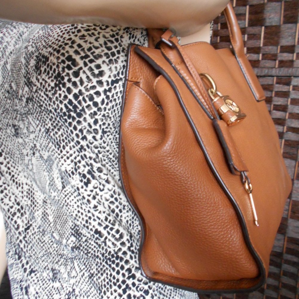 MICHAEL KORS Medium Ivory Shoulder/Satchel Bag - Picture 2 of 7